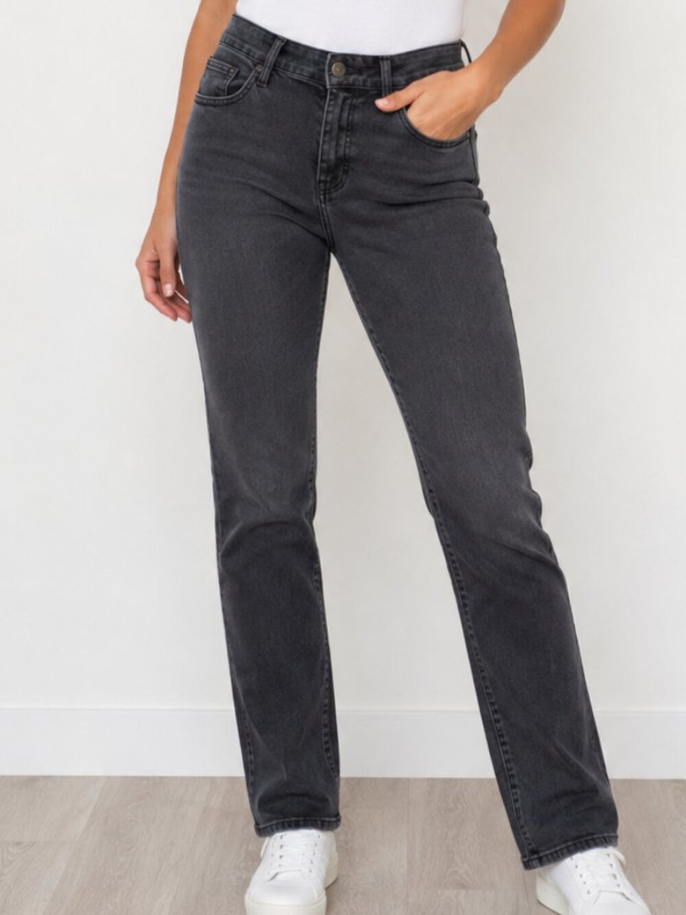 Signature by Levi Strauss Curvy Straight Jeans Dark Wash Denim Medium